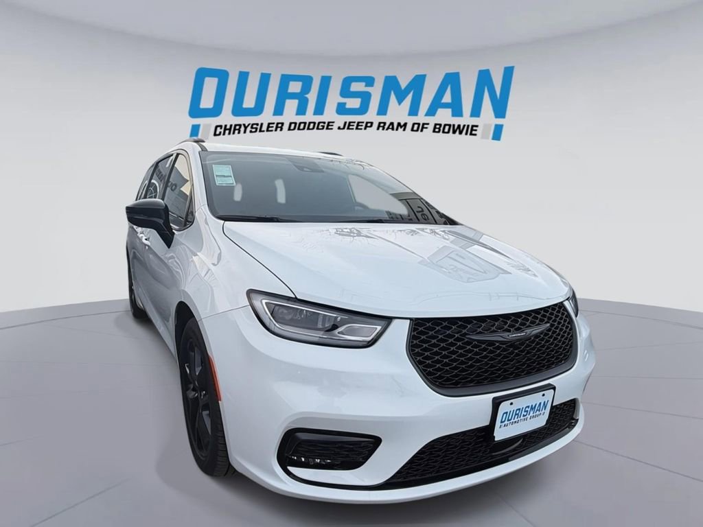 New 2026 Chrysler Voyager LX image 1