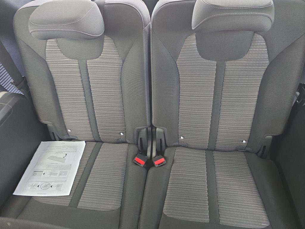 New 2026 Kia Sorento LX FWD image 17