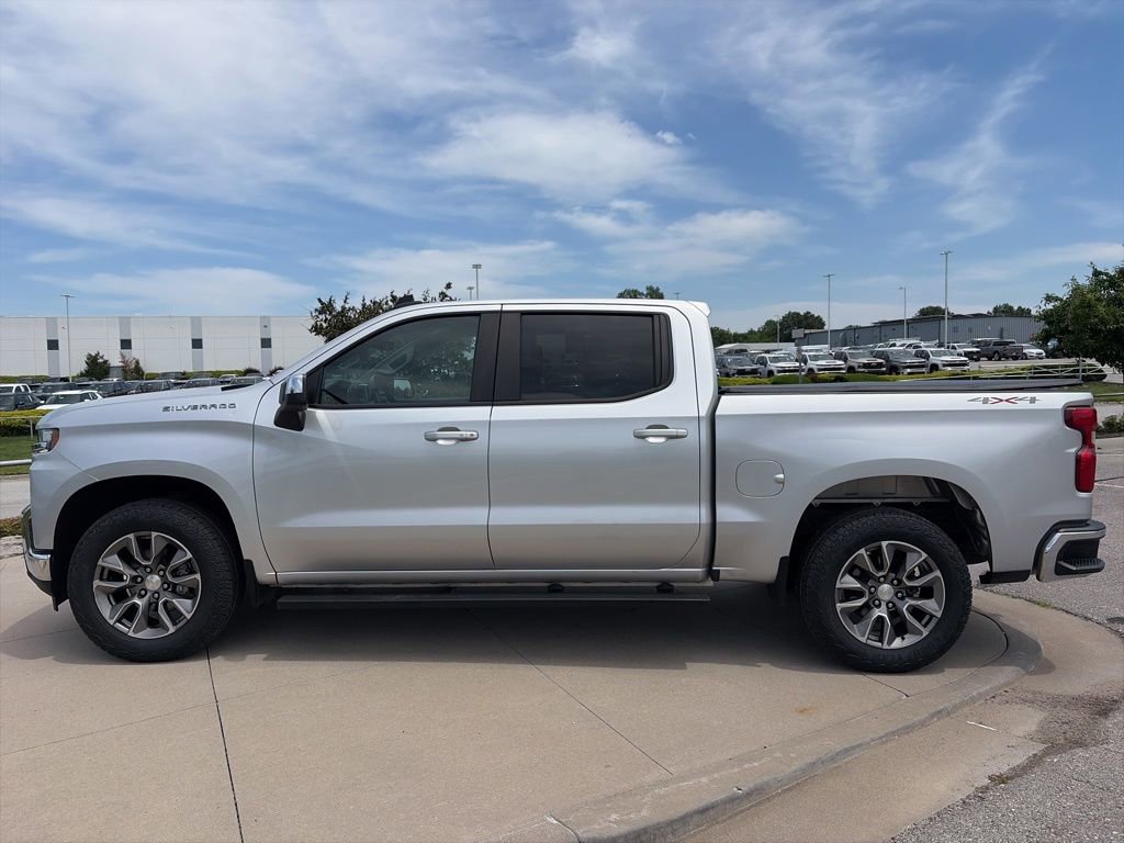Used 2021 Chevrolet Silverado 1500 LT AWD/4WD image 5