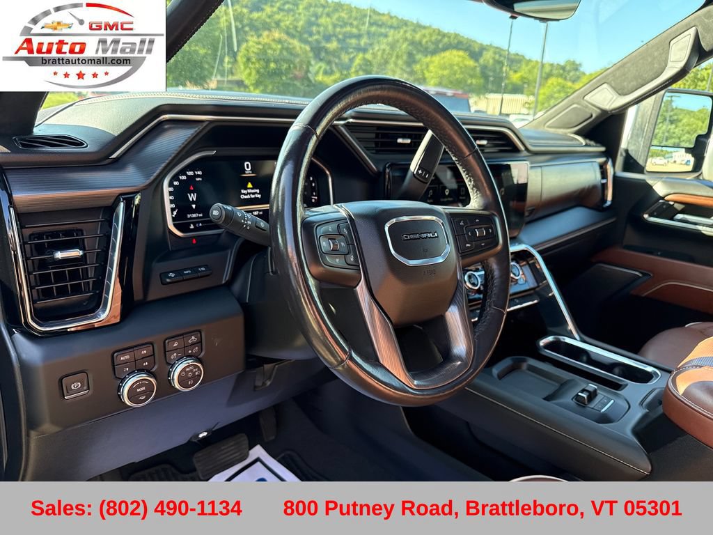 Used 2024 GMC Sierra 3500 Denali Ultimate AWD/4WD image 16
