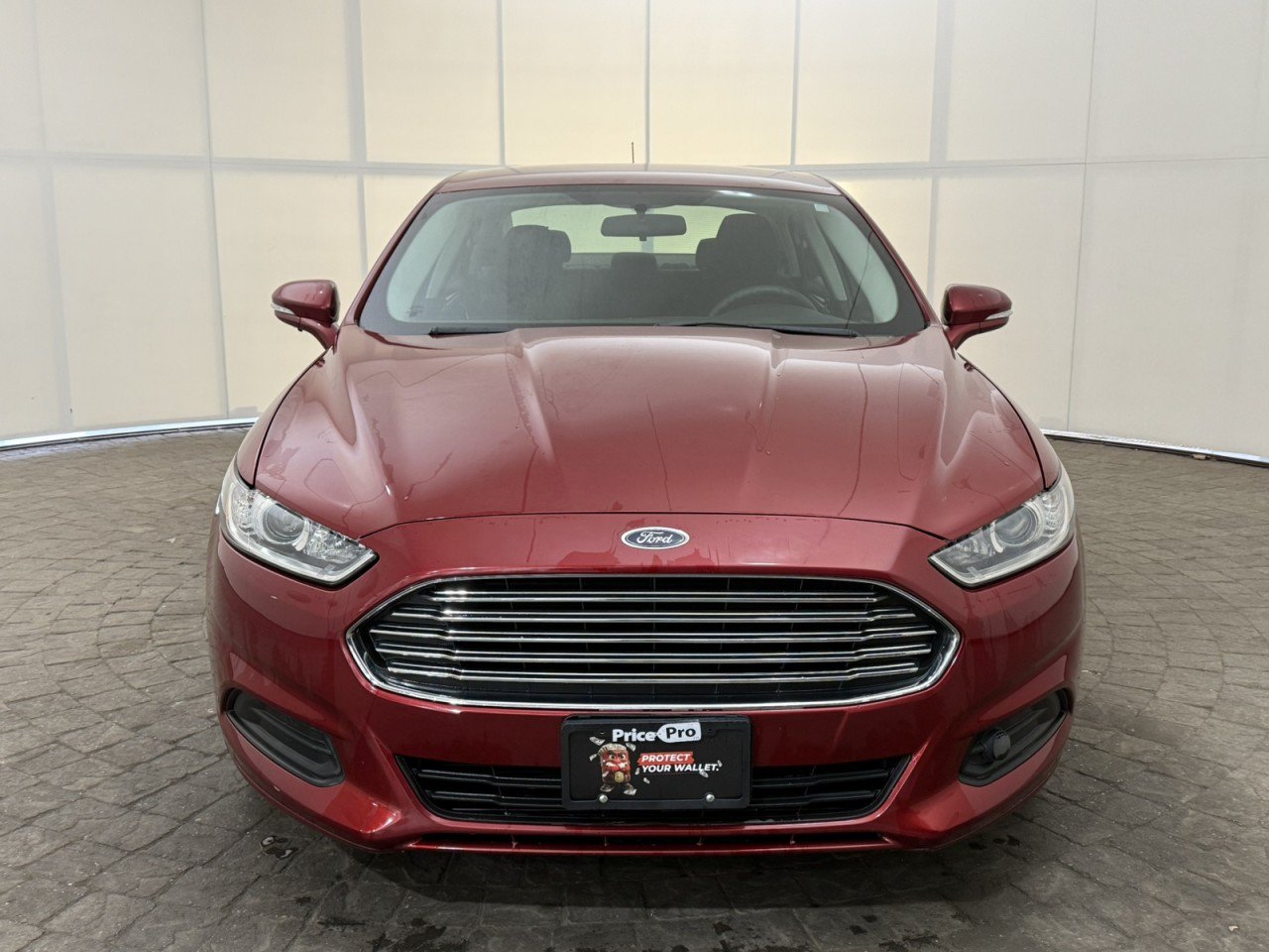 Used 2014 Ford Fusion SE FWD image 2