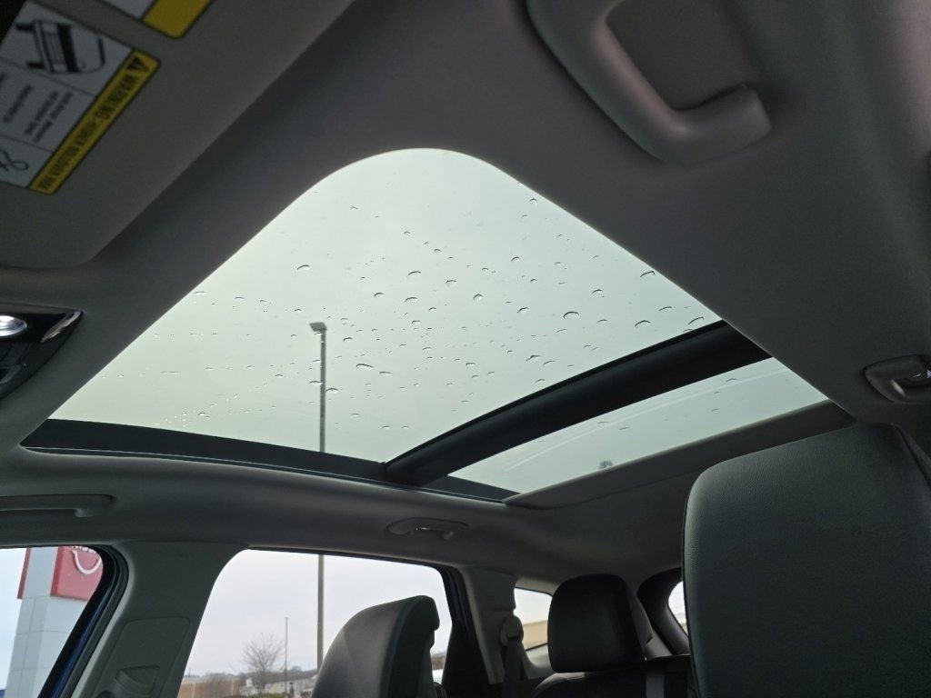 Used 2026 Kia Sportage SX image 3