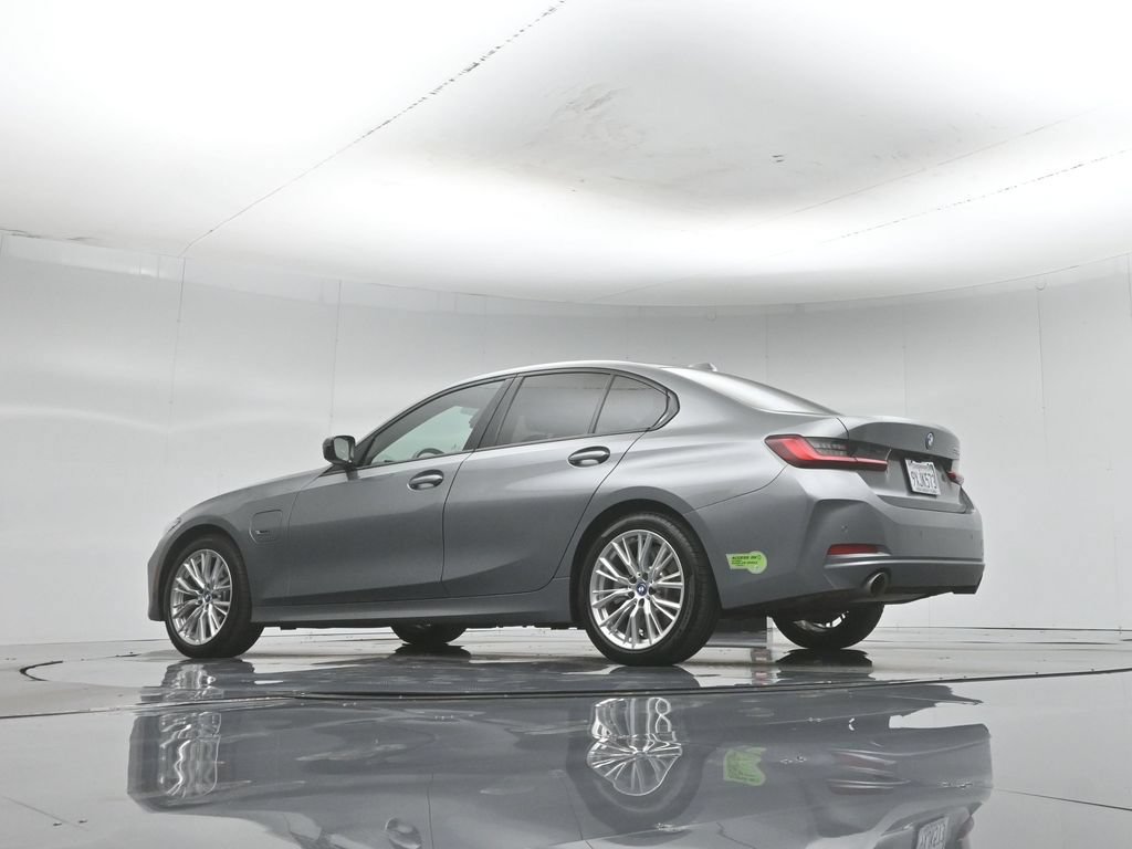 Used 2023 BMW 330e w/ Convenience Package RWD image 4