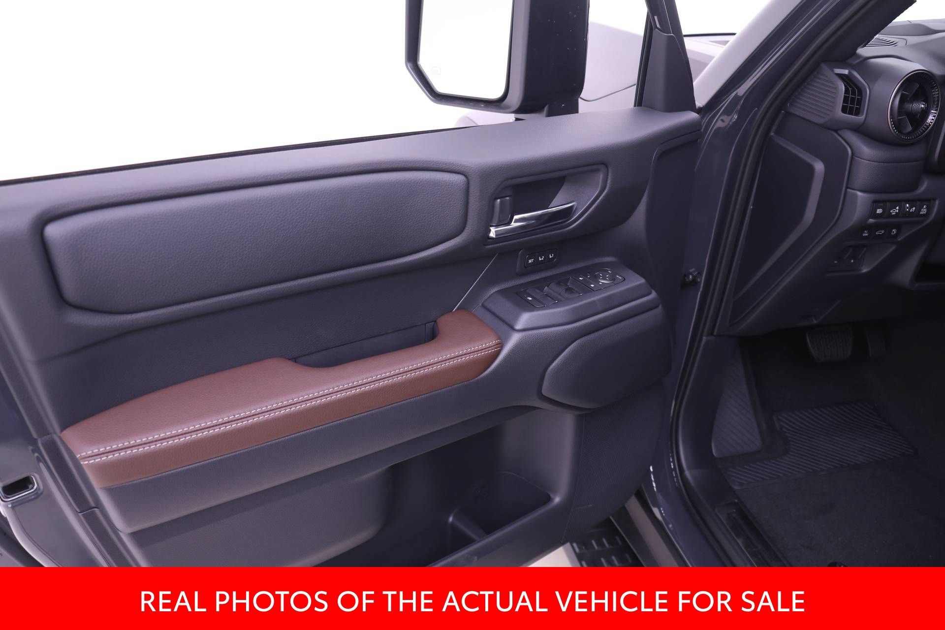 New 2027 Toyota Land Cruiser w/ Premium Package AWD/4WD image 9
