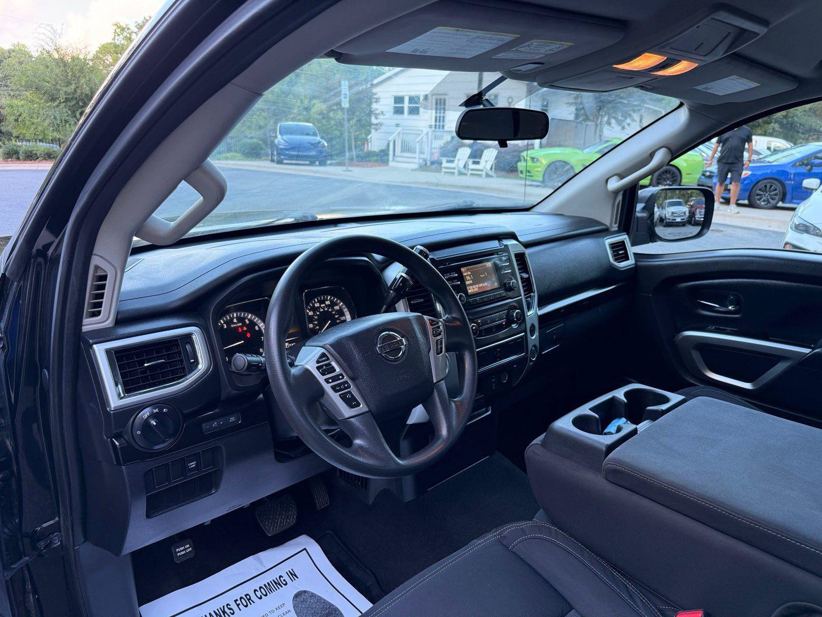 Used 2017 Nissan Titan SV RWD image 15
