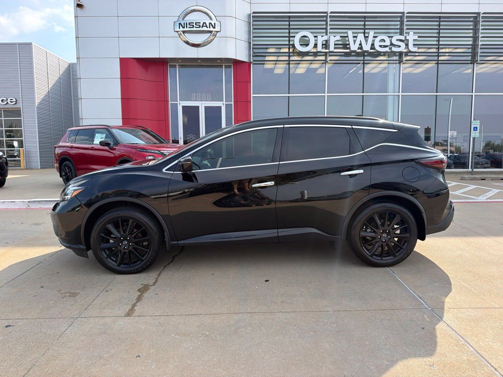 Used 2023 Nissan Murano SV w/ SV Midnight Edition Package FWD image 2