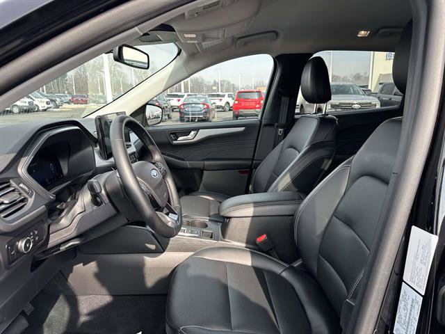 Used 2025 Ford Escape Platinum AWD/4WD image 10