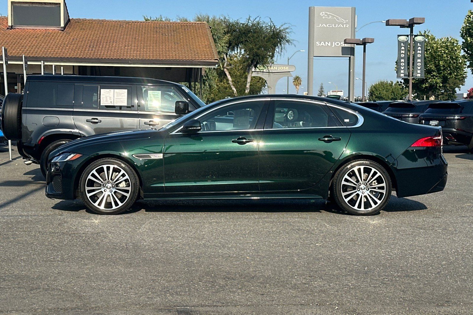 Used 2024 Jaguar XF R-Dynamic SE RWD image 2