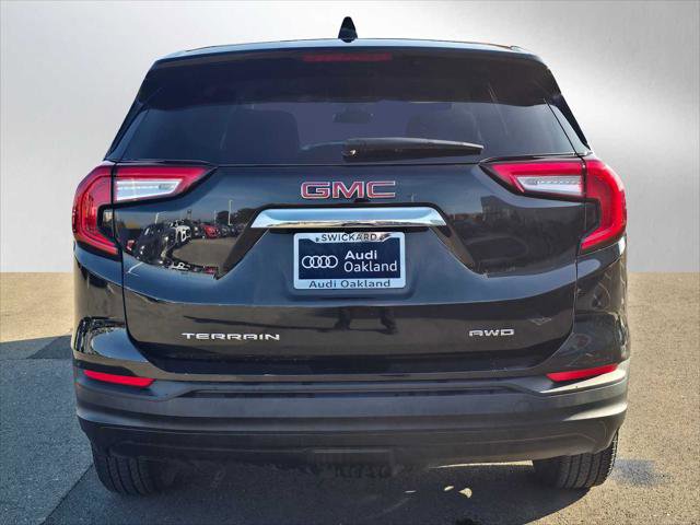 Used 2024 GMC Terrain SLE image 4