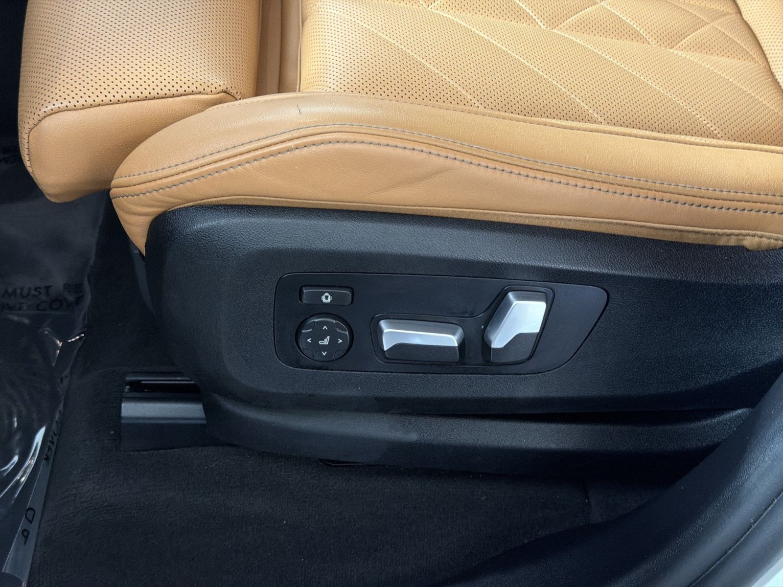 Used 2024 BMW X5 xDrive40i w/ Parking Assistance Package AWD/4WD image 14