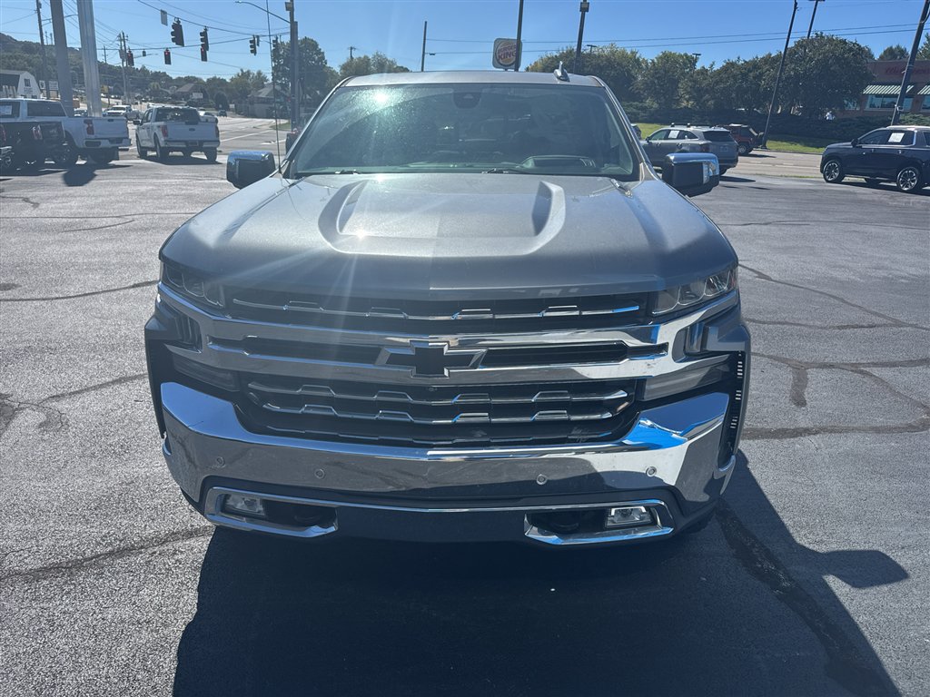 Used 2020 Chevrolet Silverado 1500 LTZ w/ LTZ Plus Package AWD/4WD image 2