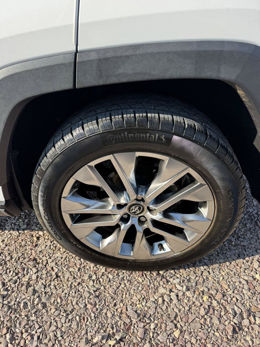 Used 2020 Toyota RAV4 XLE Premium FWD image 23