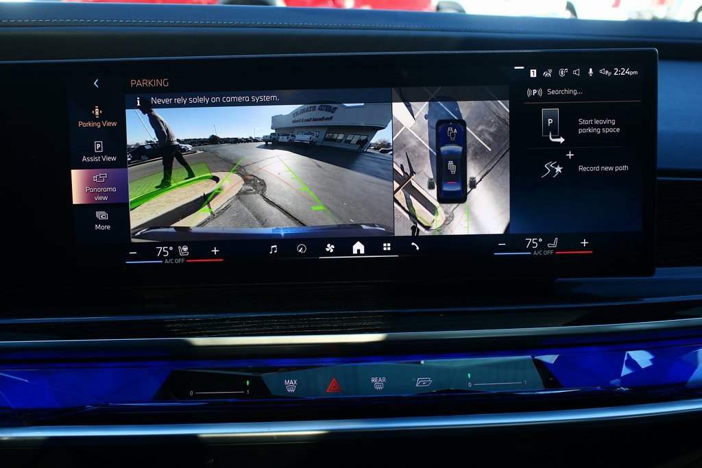 Used 2025 BMW 760i xDrive w/ Executive Package image 17