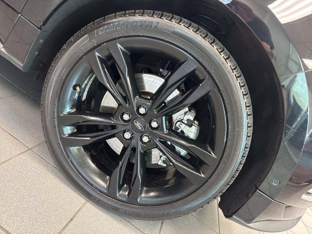 Used 2019 Ford Edge ST w/ Equipment Group 401A AWD/4WD image 11