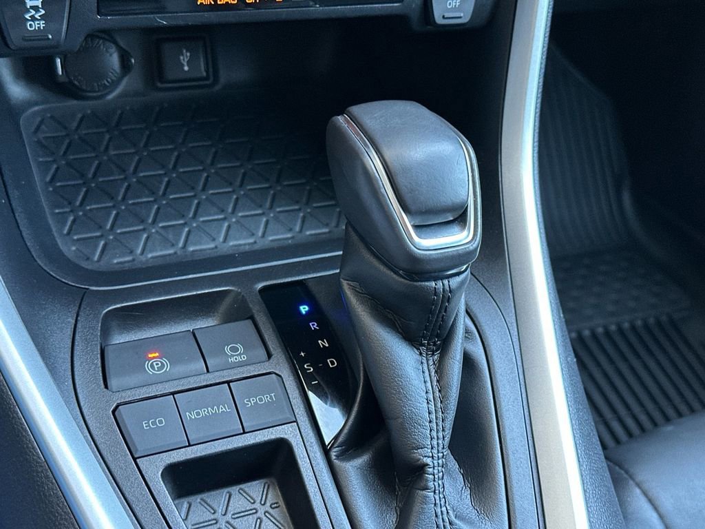 Used 2022 Toyota RAV4 XLE Premium FWD image 20