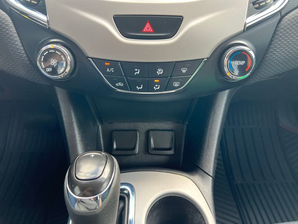 Used 2017 Chevrolet Cruze LS FWD image 29