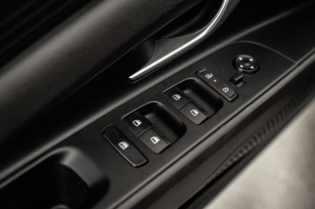 Certified 2024 Hyundai Elantra SEL FWD image 26