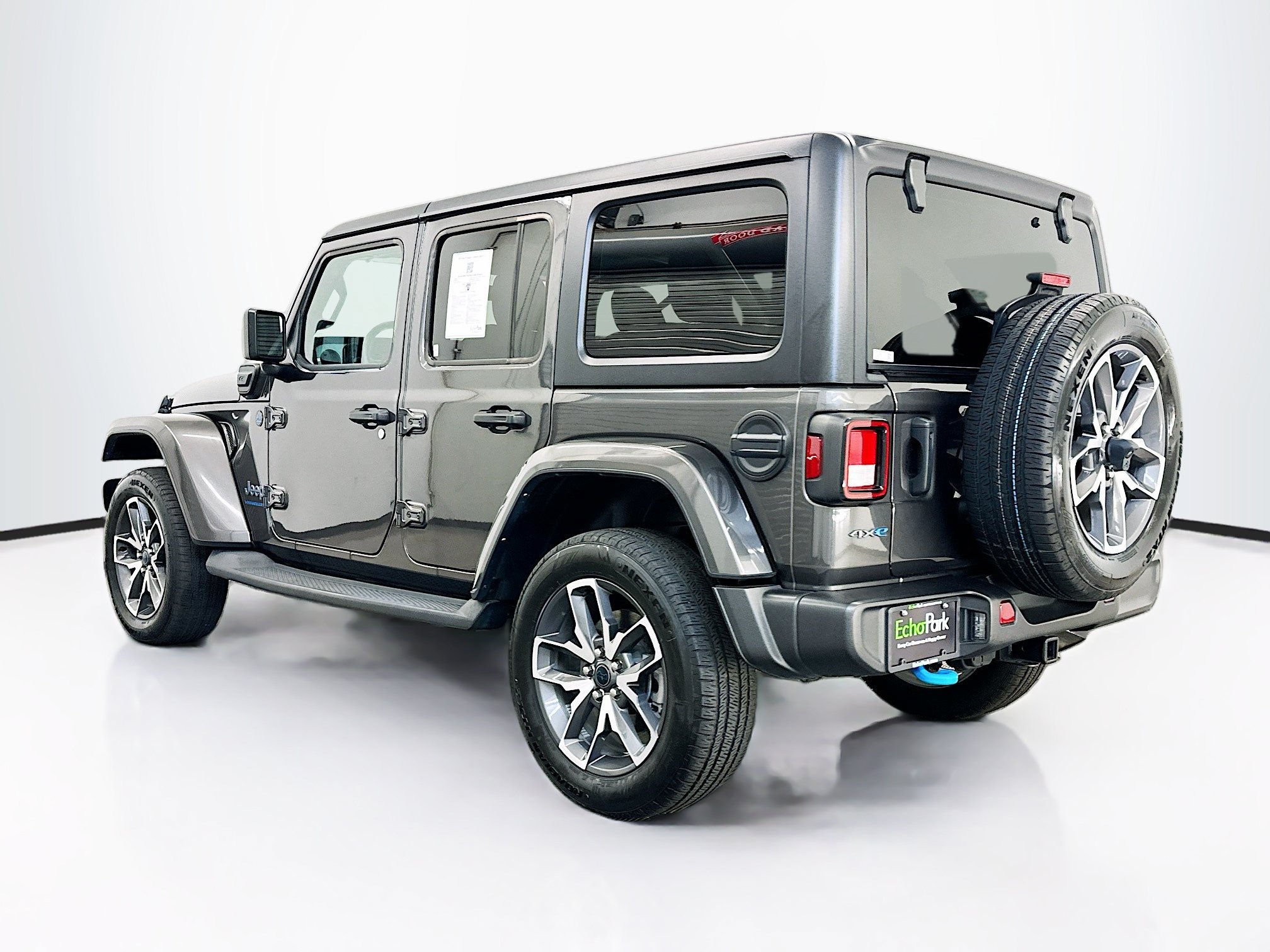 Used 2024 Jeep Wrangler Unlimited w/ Convenience Group AWD/4WD image 5