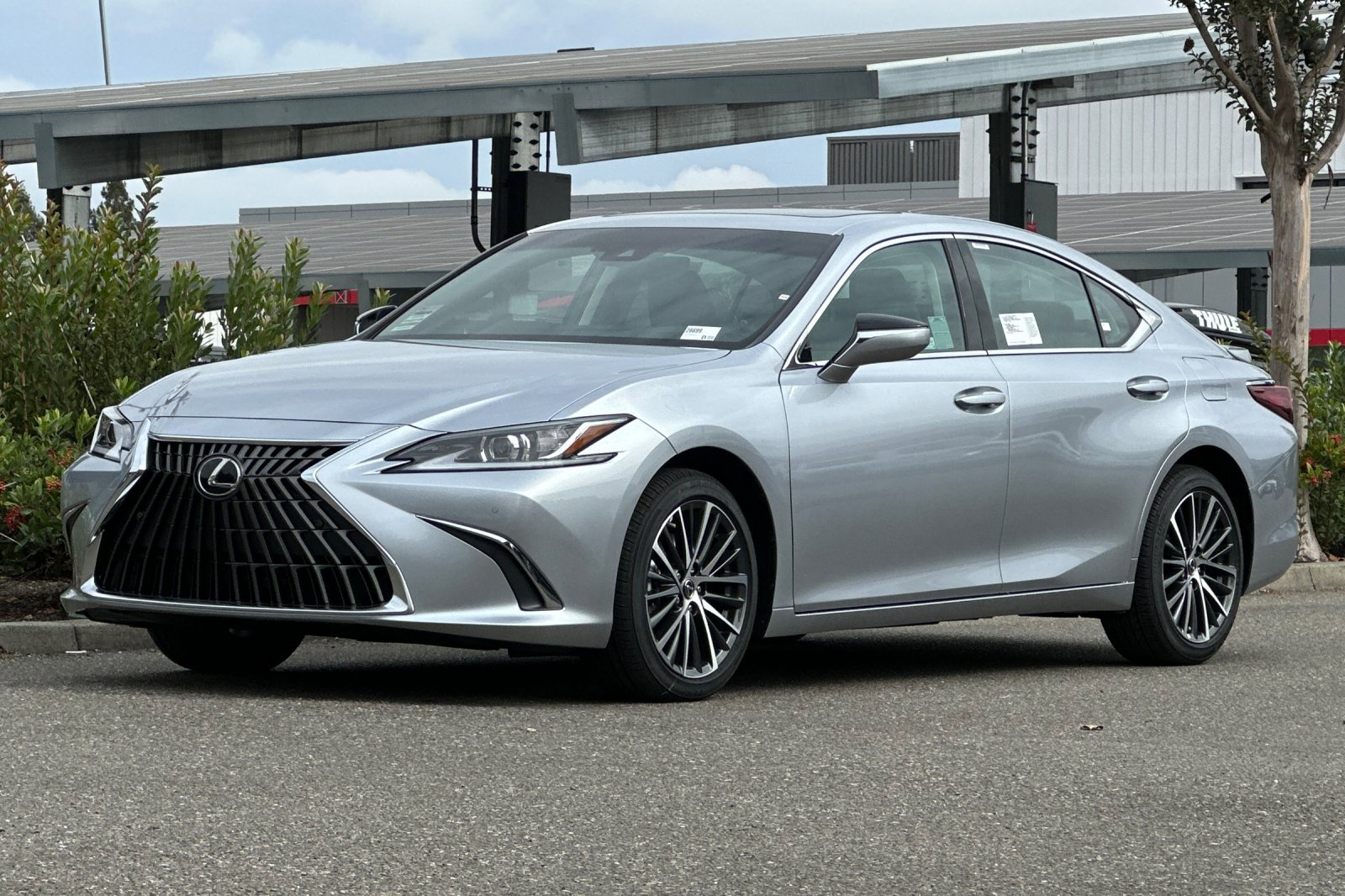 New 2025 Lexus ES 300h w/ Premium Package image 8