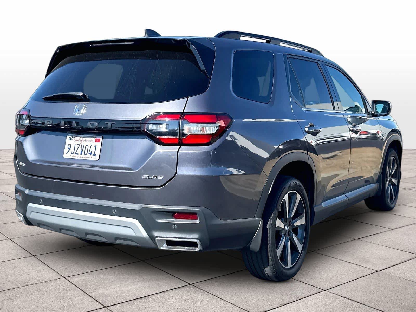 Used 2024 Honda Pilot Elite image 9