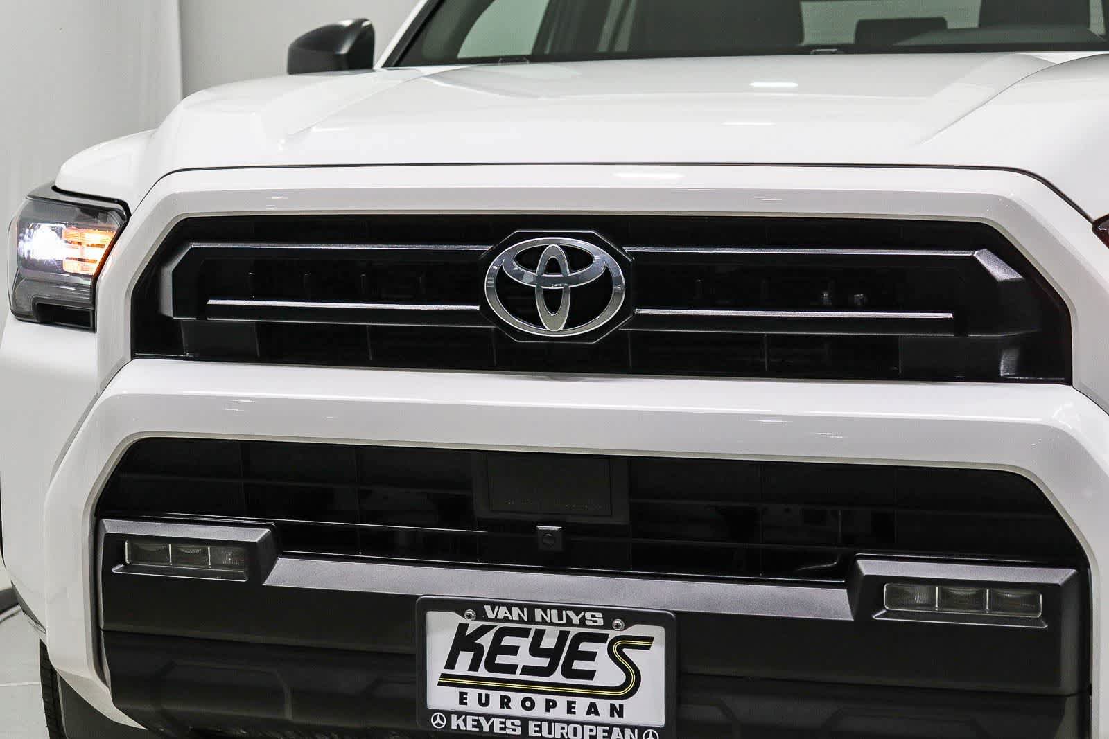 Used 2025 Toyota 4Runner SR5 RWD image 8