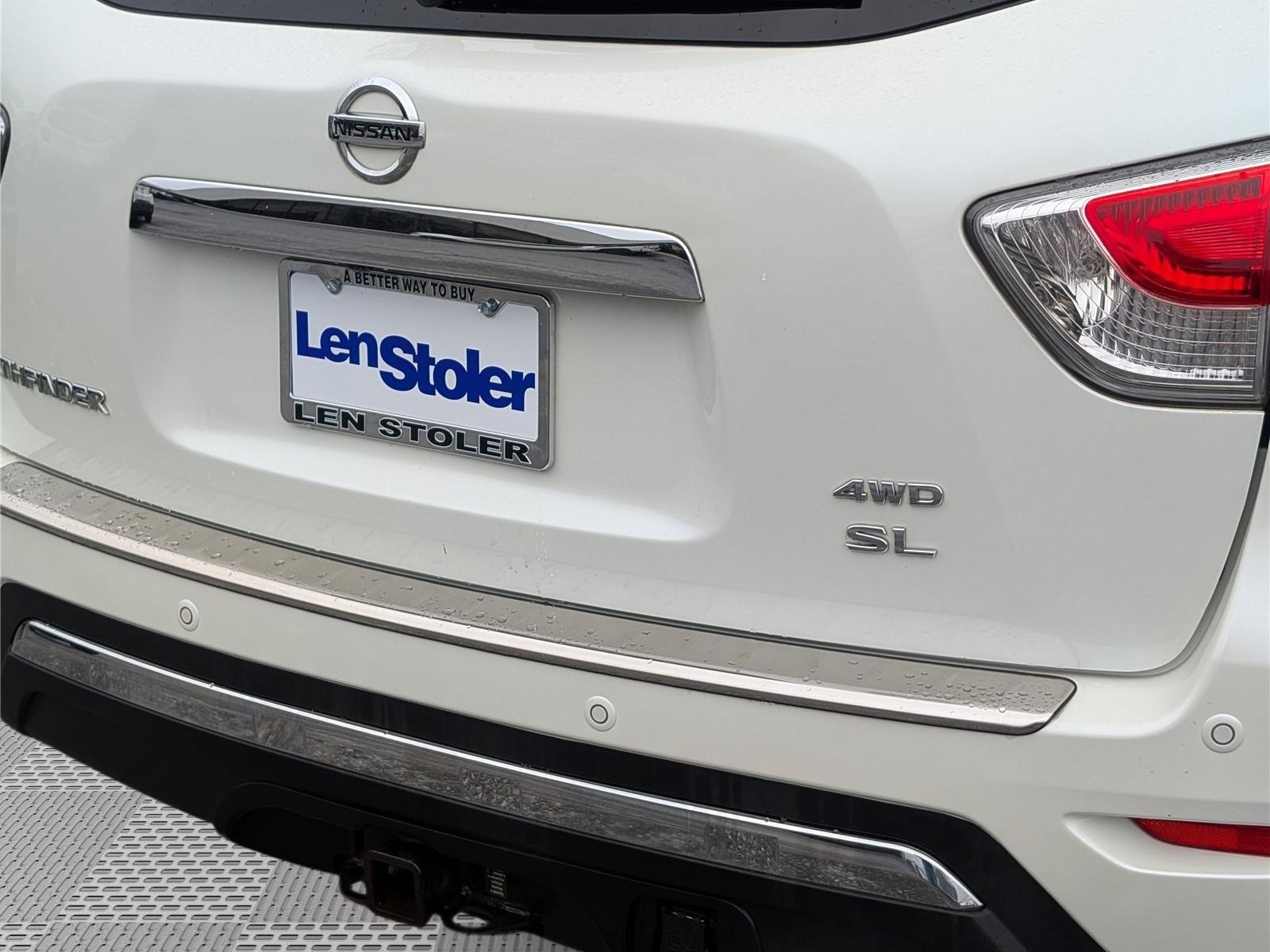 Used 2015 Nissan Pathfinder SL w/ SL Tech Package FWD image 10