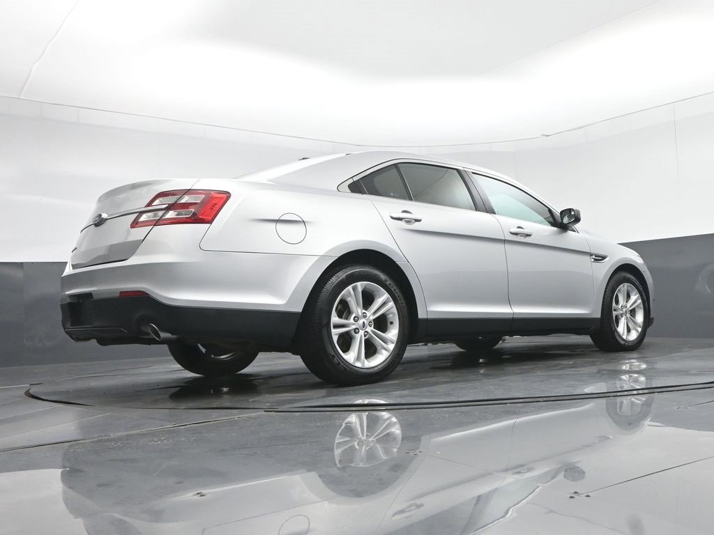 Used 2017 Ford Taurus SE image 50