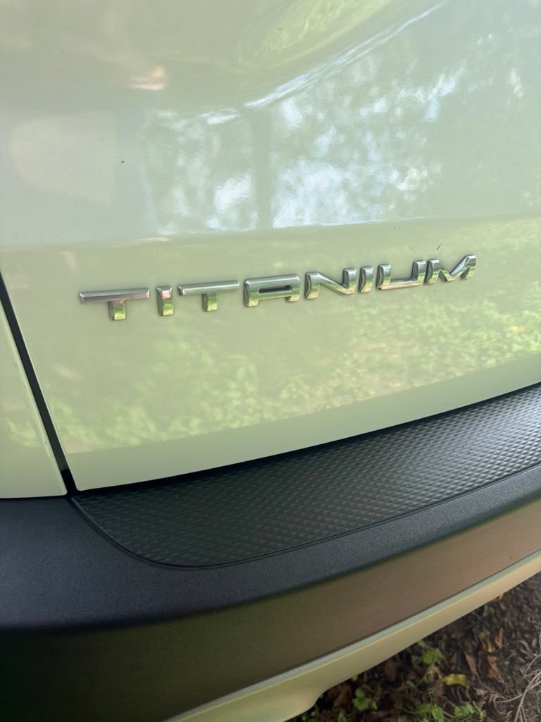 Used 2020 Ford Escape Titanium AWD/4WD image 19