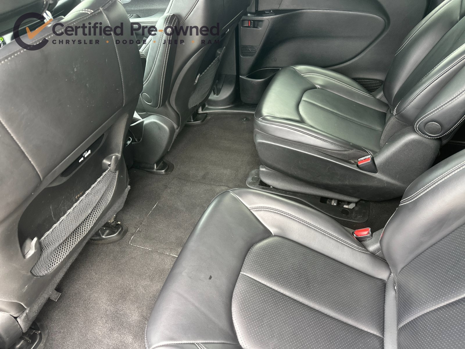 Used 2023 Chrysler Pacifica Touring-L w/ S Appearance Package FWD image 13