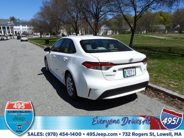 Used 2020 Toyota Corolla LE FWD image 3