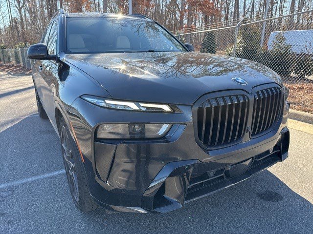 Used 2024 BMW X7 xDrive40i w/ Executive Package image 9