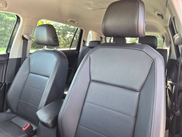 Used 2020 Volkswagen Tiguan SE FWD image 15