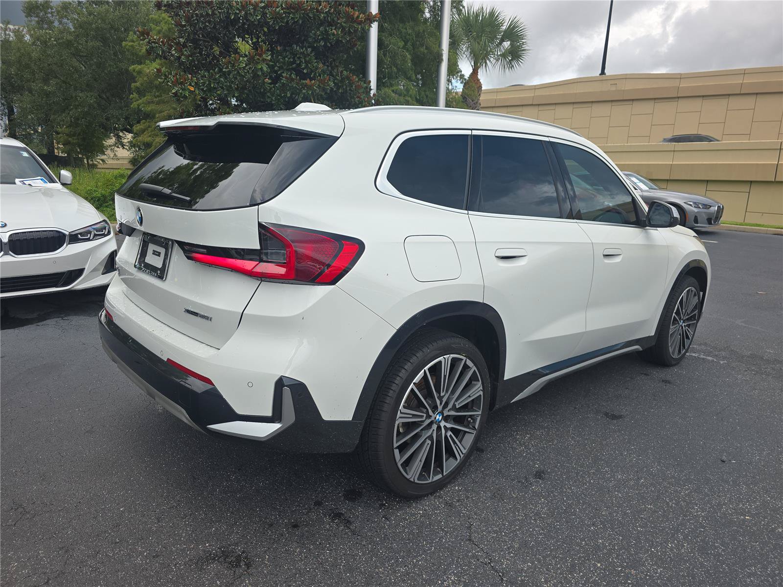 Used 2024 BMW X1 xDrive28i w/ Convenience Package AWD/4WD image 8