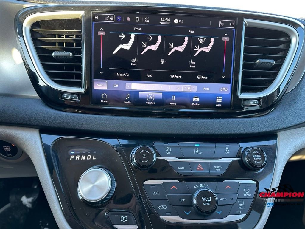 Used 2022 Chrysler Pacifica Touring-L image 18