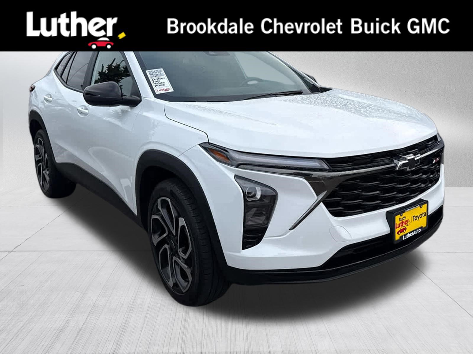 Used 2024 Chevrolet Trax RS w/ Sunroof Package image 1