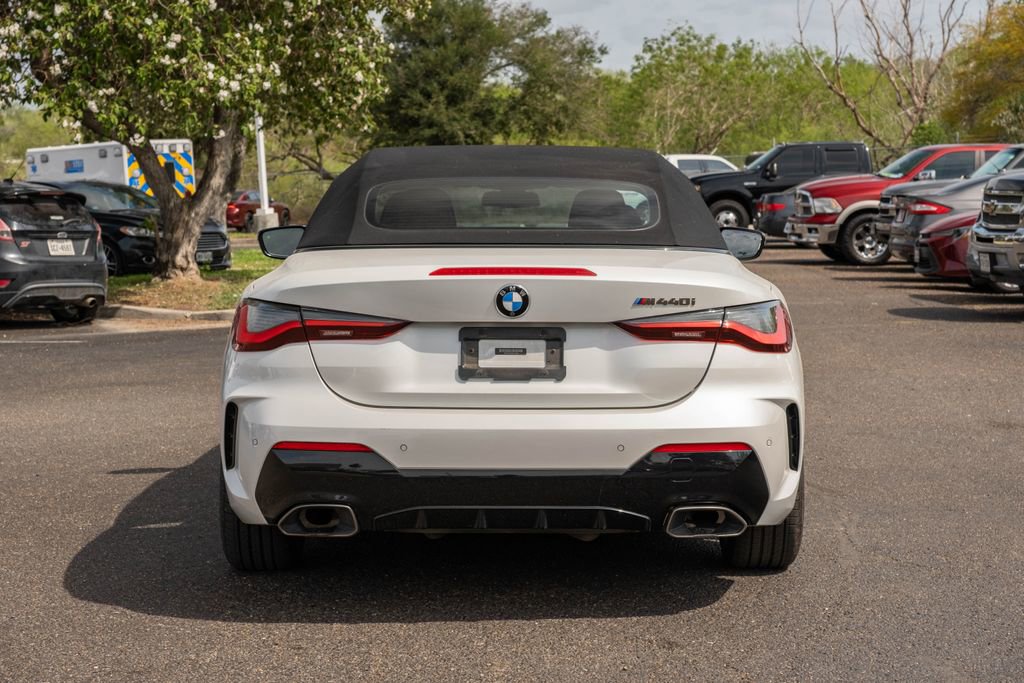Used 2021 BMW M440i Convertible w/ Premium Package image 4