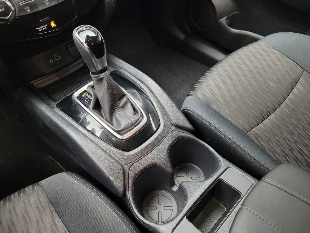 Used 2019 Nissan Rogue S image 26