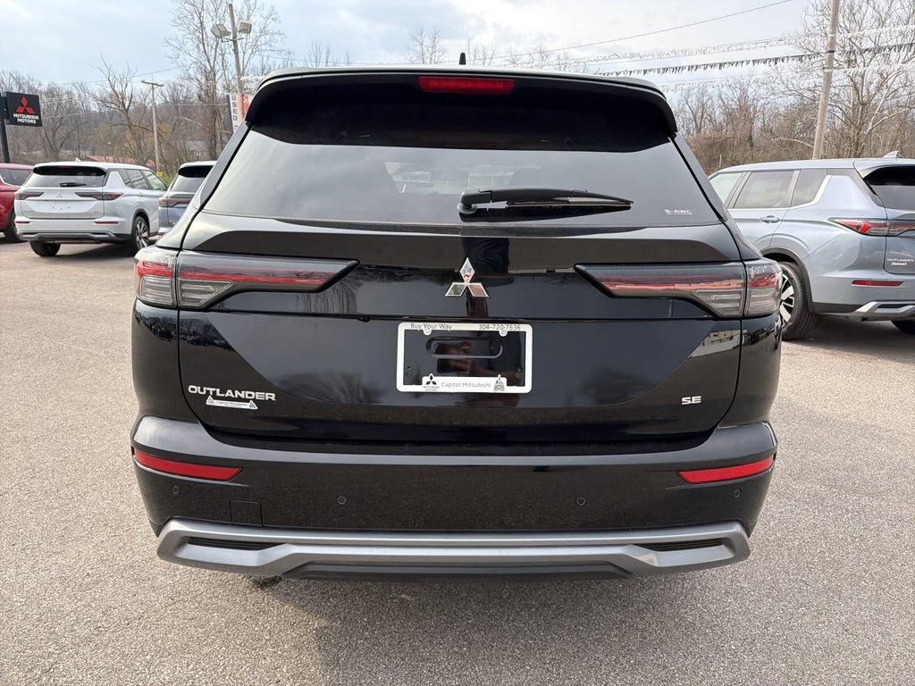 New 2026 Mitsubishi Outlander SE AWD/4WD image 4