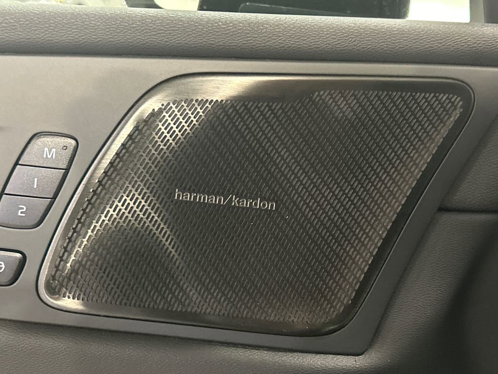 Certified 2023 Volvo XC60 T8 Plus w/ Climate Package image 22
