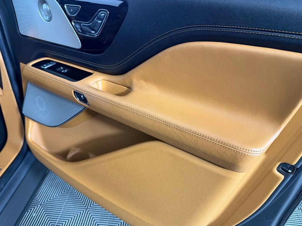 Used 2023 Lincoln Aviator Black Label image 37