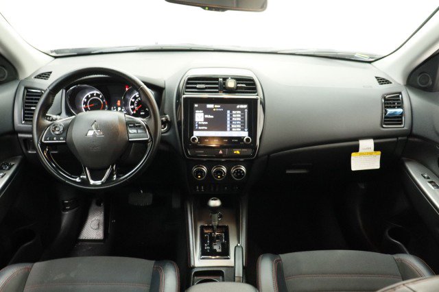 Used 2025 Mitsubishi Outlander Sport SE AWD/4WD image 23