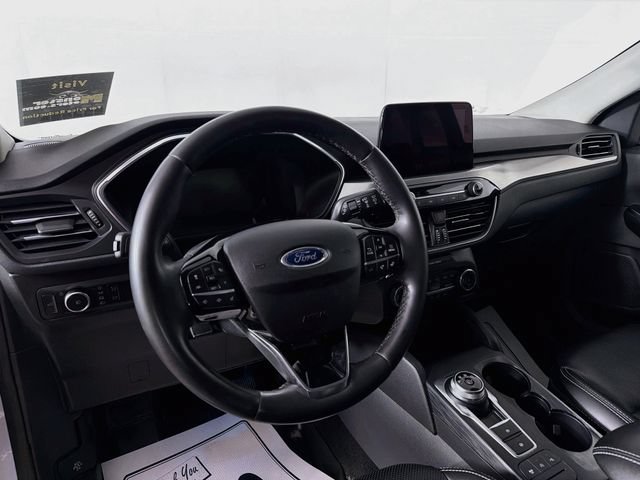 Used 2022 Ford Escape Titanium AWD/4WD image 9