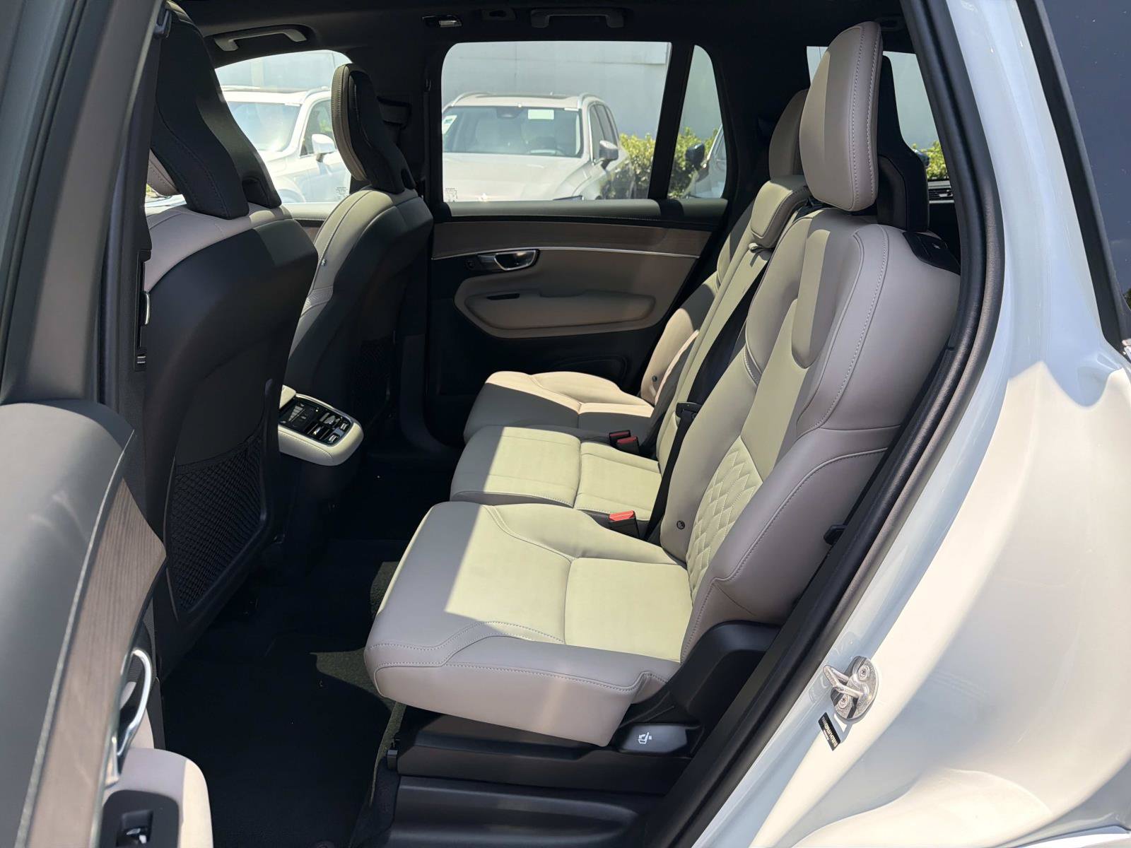 Used 2026 Volvo XC90 B6 Plus w/ Protection Package Premier AWD/4WD image 21