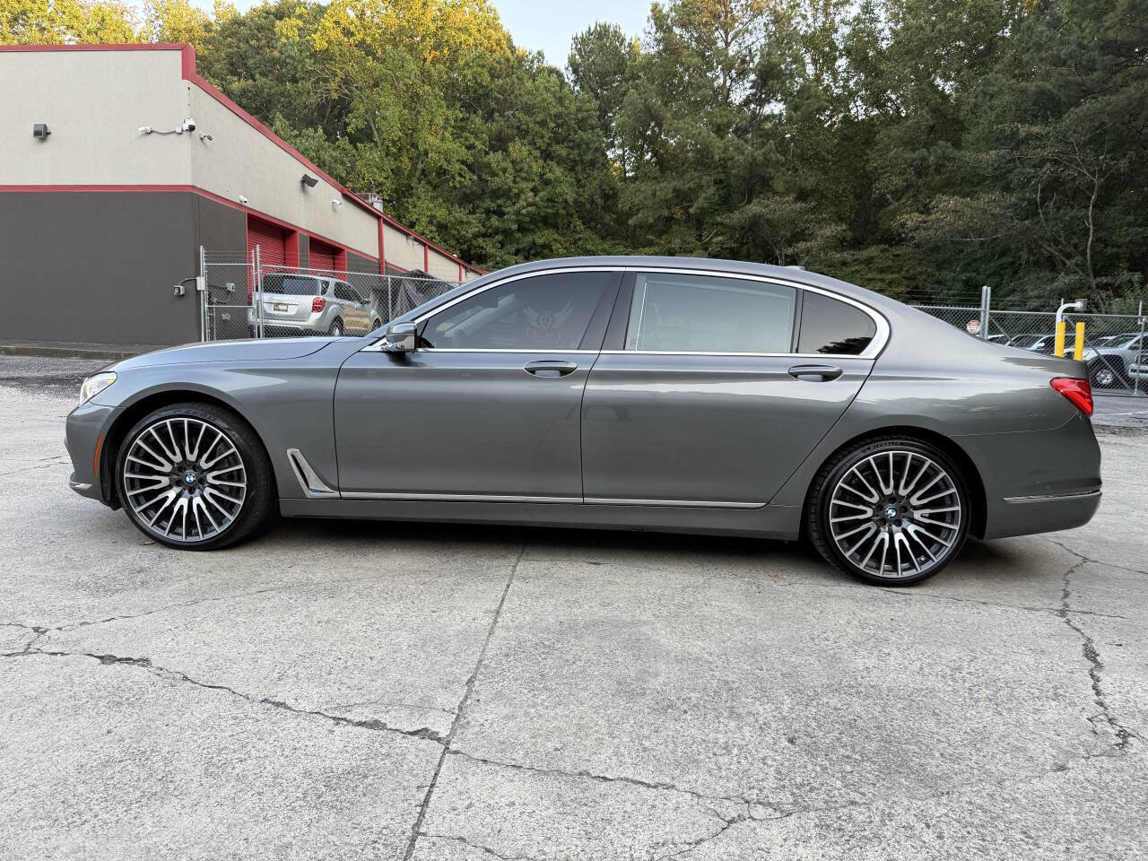 Used 2016 BMW 750i xDrive image 3