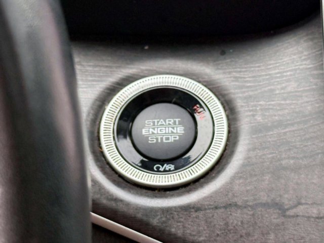Used 2021 Jeep Grand Cherokee L Limited AWD/4WD image 28