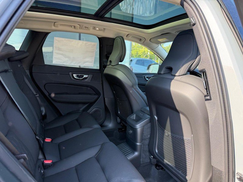 New 2026 Volvo XC60 T8 Plus w/ Protection Package Premier AWD/4WD image 5