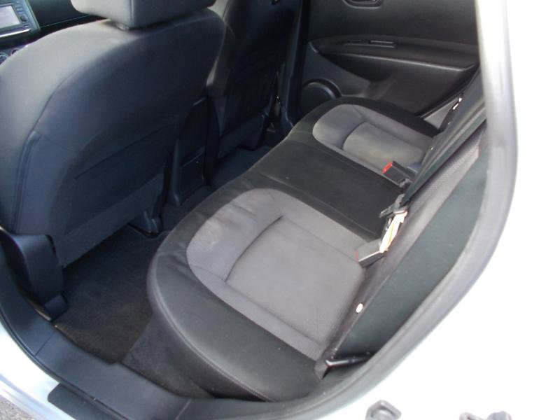 Used 2013 Nissan Rogue SV w/ Premium Pkg image 24