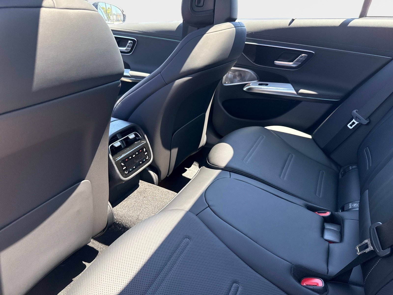 New 2026 Mercedes-Benz E 53 AMG e 4MATIC Sedan image 14