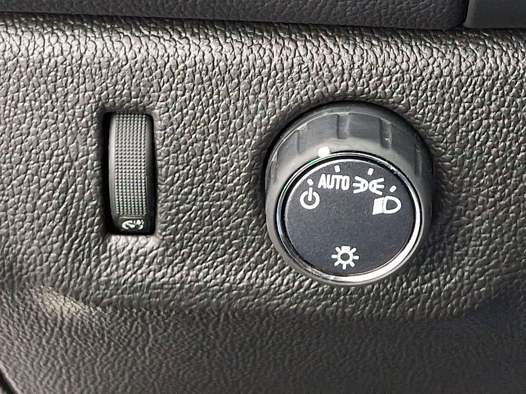 Used 2020 Chevrolet Colorado LT w/ Safety Package RWD image 23
