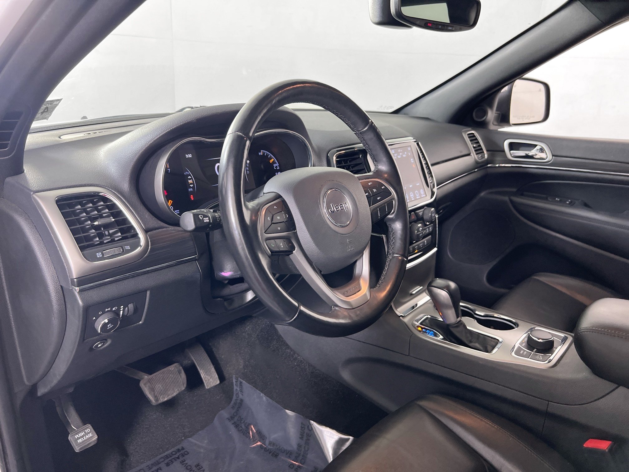 Used 2022 Jeep Grand Cherokee Limited AWD/4WD image 9